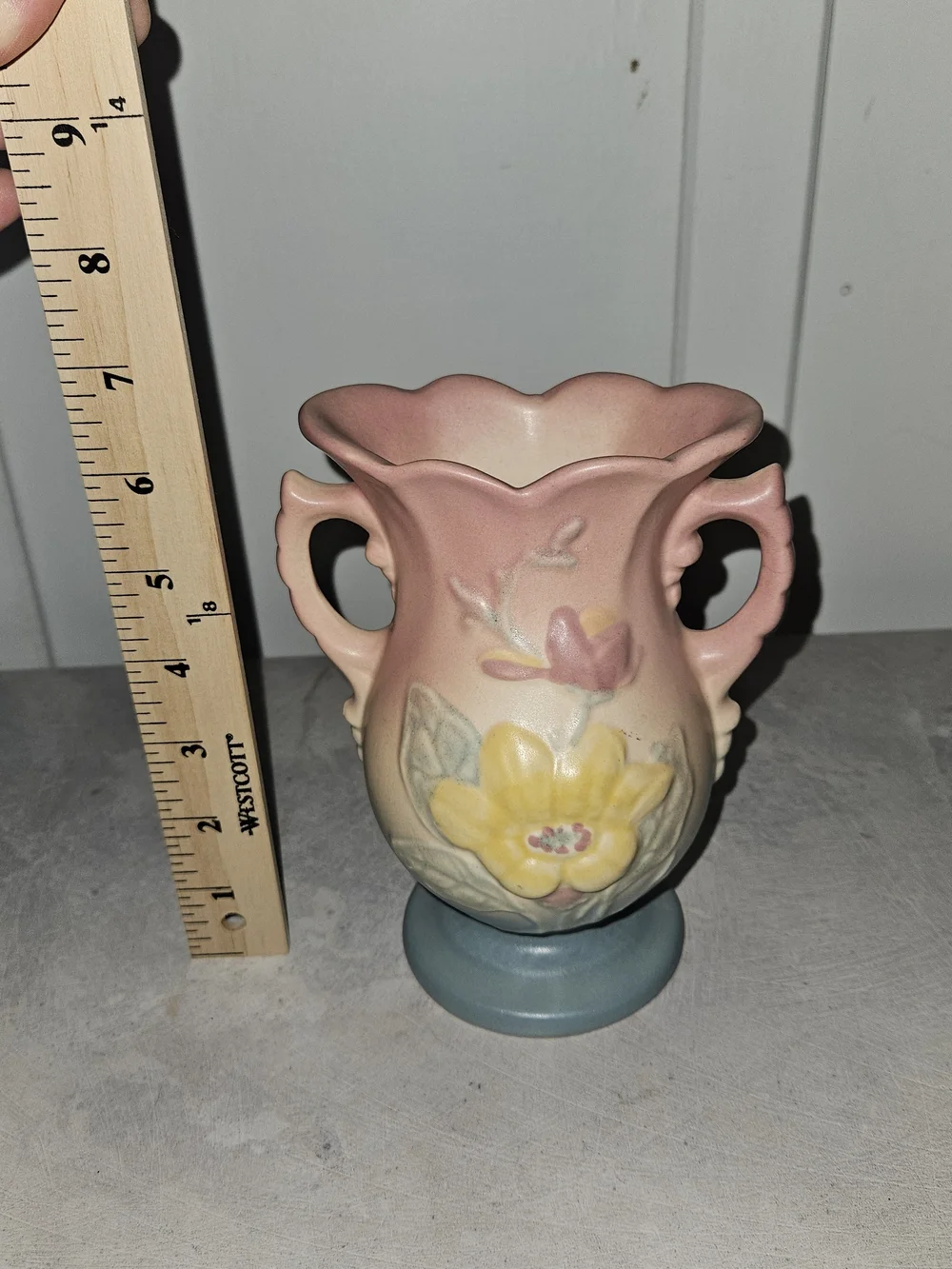 HULL ART POTTERY 6-1/2 